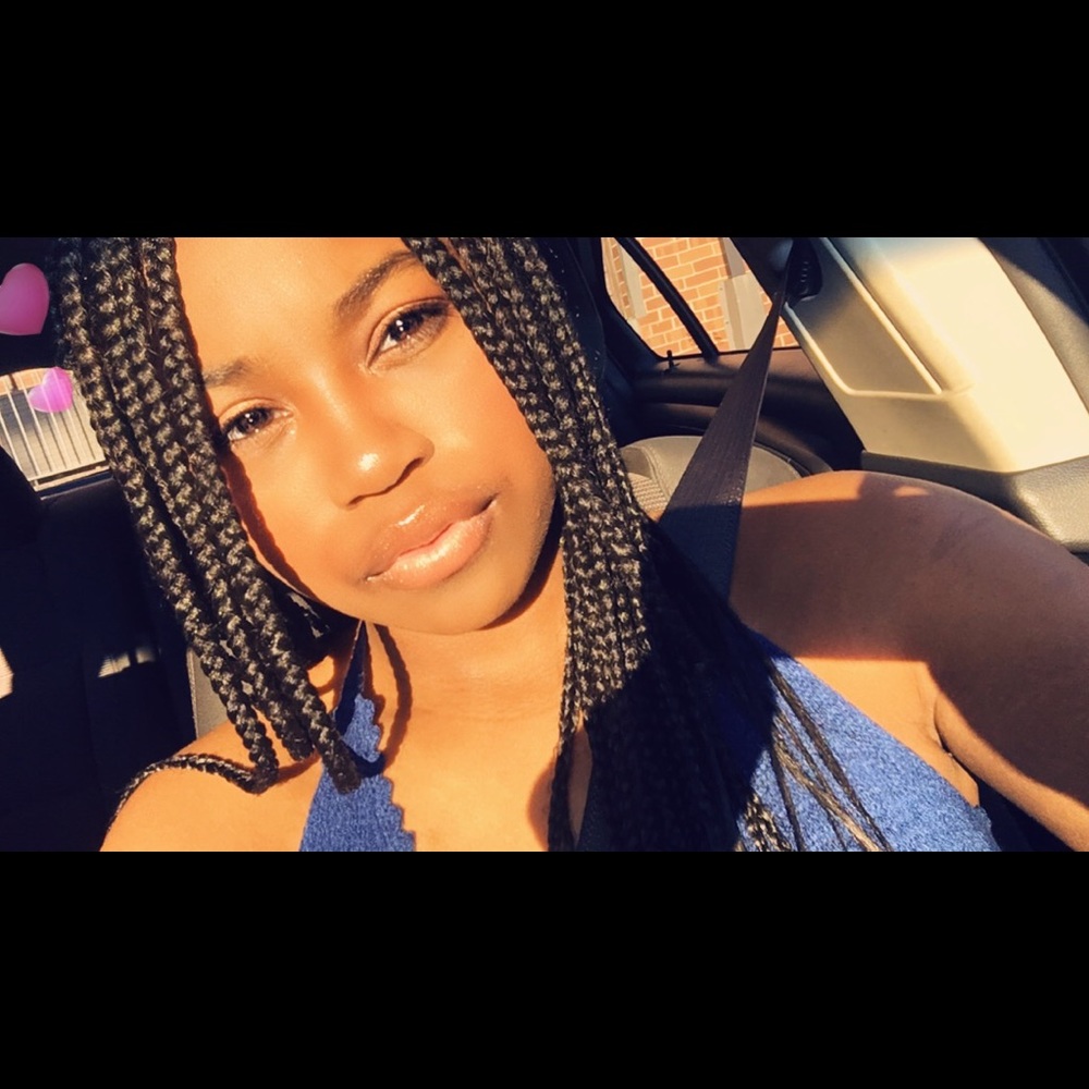 Meet your Posher, Nyquera